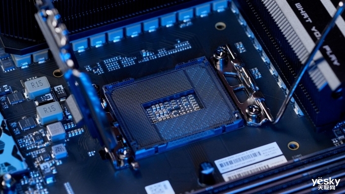 是用料旗舰 也是新一代性能旗舰 iGame Z890 VULCAN X V20主板评测