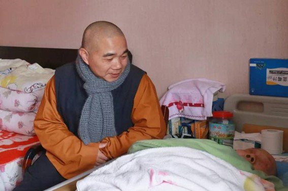 “新型养老”火了:既不用去养老院也不拖累子女太治愈了(图8)