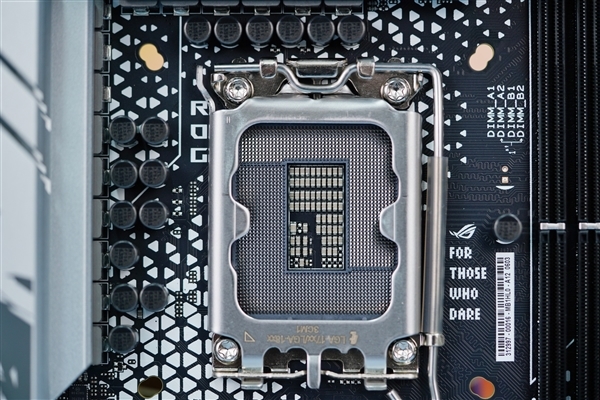 支持DDR5-8000!华硕ROG STRIX B760-G GAMING WIFI S小吹雪图赏