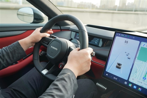 这颜值一眼种草!小米SU7雅灰图赏