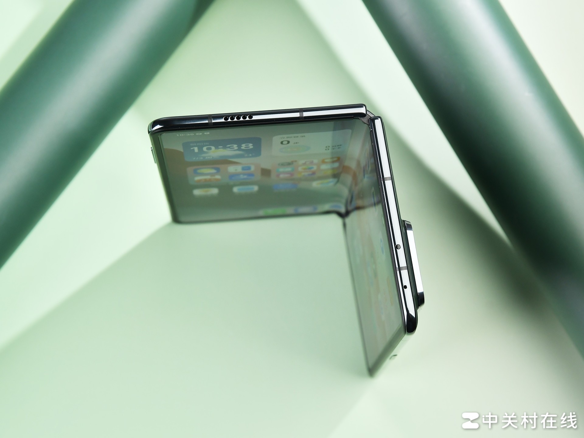 荣耀Magic Vs3上手体验:轻薄与全能并存的折叠屏新机