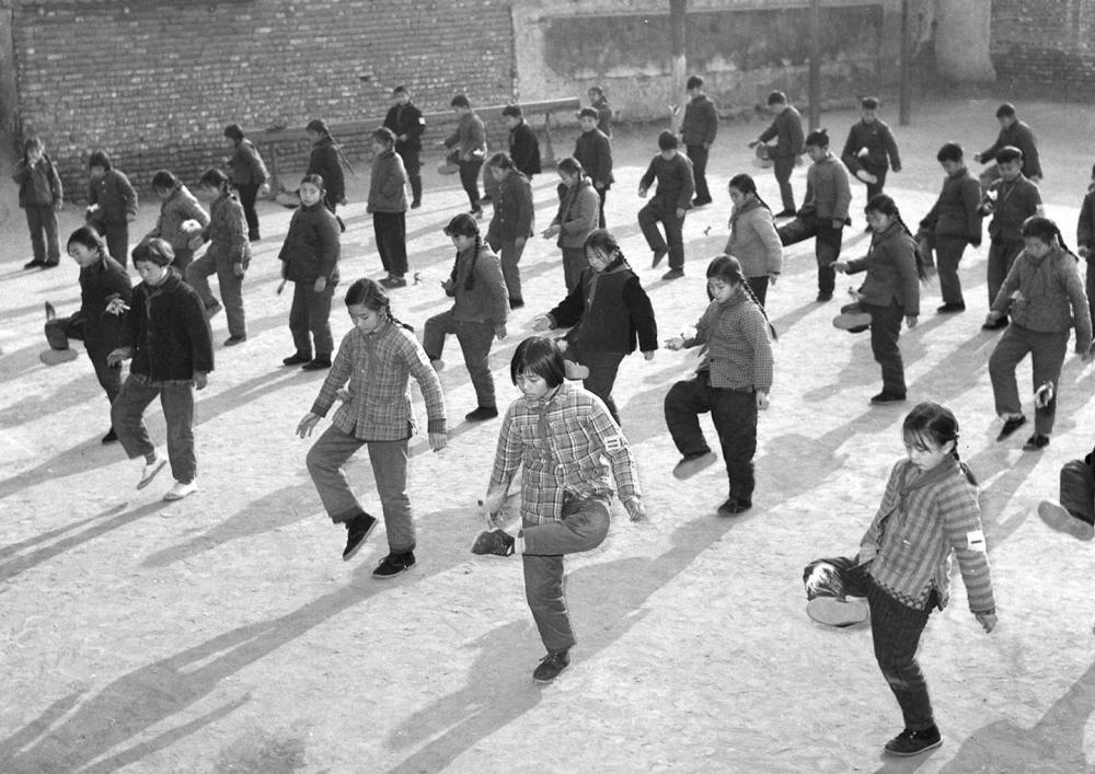 怎么学跳皮筋 5EE0BA4E16D91051D2D952C78F4010E7C2B93DCD_size124_w1000_h707.jpg