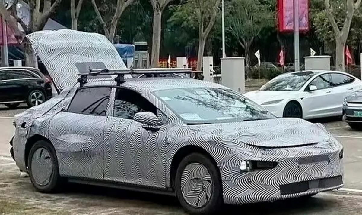 小鹏终于睡醒了 旗舰轿车P8年底上市 AI天玑系统+全国都能开的XNGP