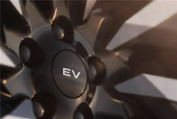 猜卖多少钱!路虎揽胜EV官图发布 :继续沿用燃油版造型