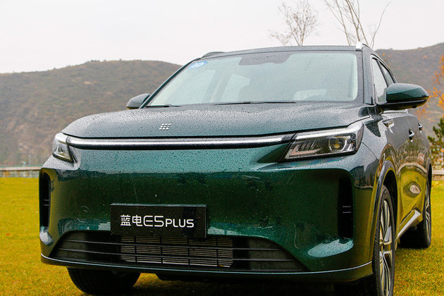 十万级高性价比电混SUV 试驾蓝电E5 PLUS