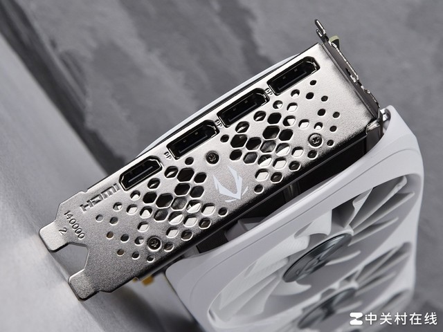 【有料评测】索泰RTX 4070 Ti SUPER TRINITY OC月白显卡评测 秀外慧中