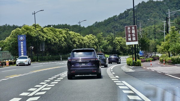 零跑C16动态试驾