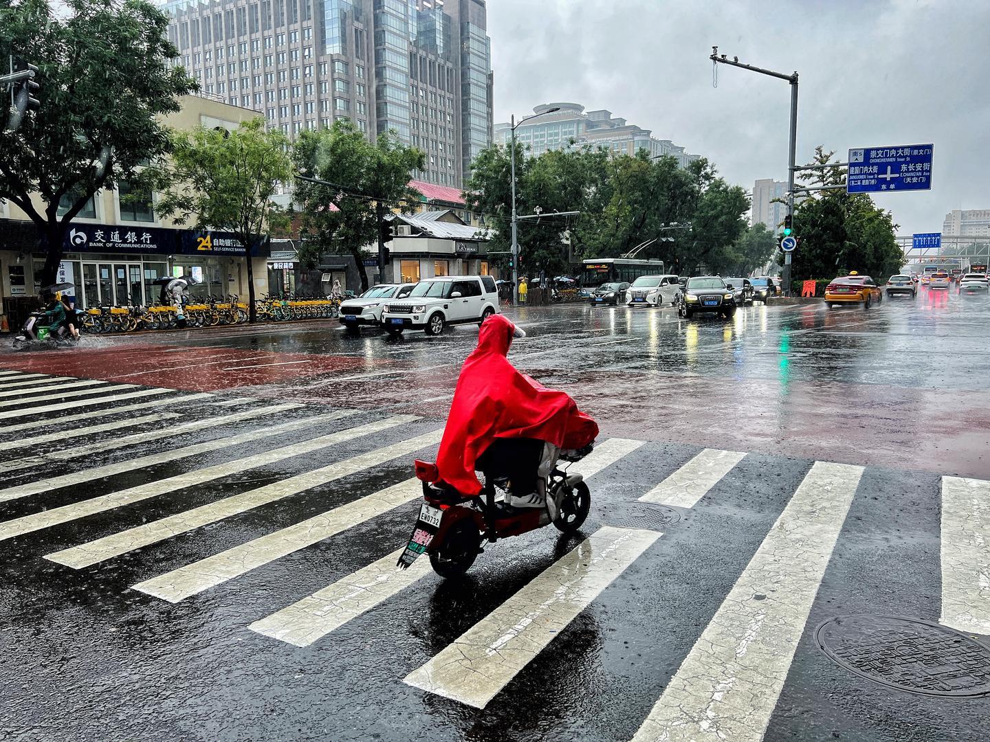 2024年8月9日，北京市区再降大雨，部分城区出现路面积水，为晚岑岭出行市民带来未便。.jpg