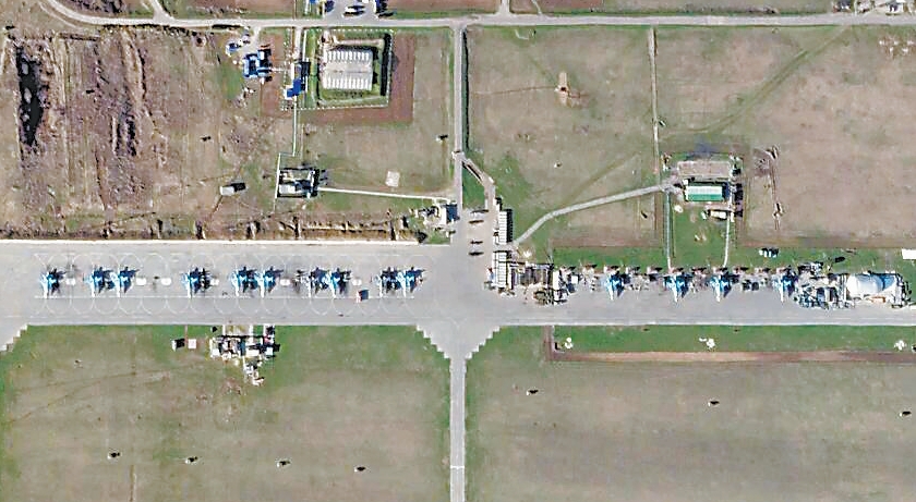 最新卫星照片显示莫罗佐夫斯克基地未受到明显损失。