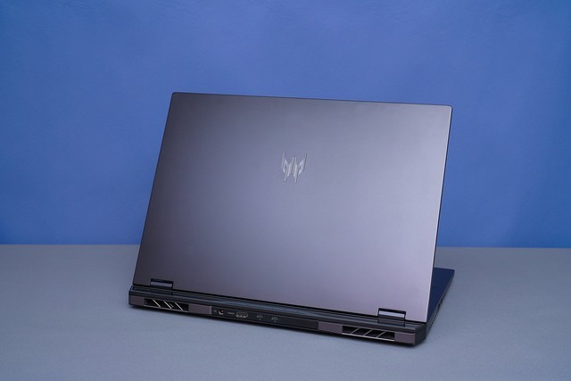 上手体验2024款掠夺者战斧18:14代i9+RTX 4090的顶级游戏神器