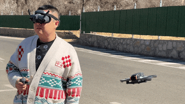 大疆Avata 2评测:新增一键花飞,自带桨保零基础上手的飞行体验无人机