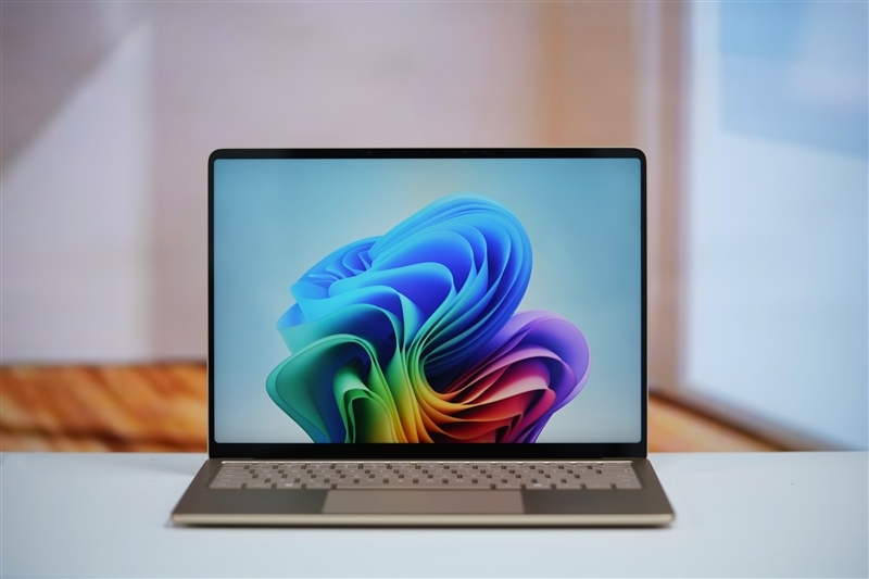 22小时续航！微软Surface Laptop 第7版评测：骁龙X Elite性能胜过同功耗的x86处理器