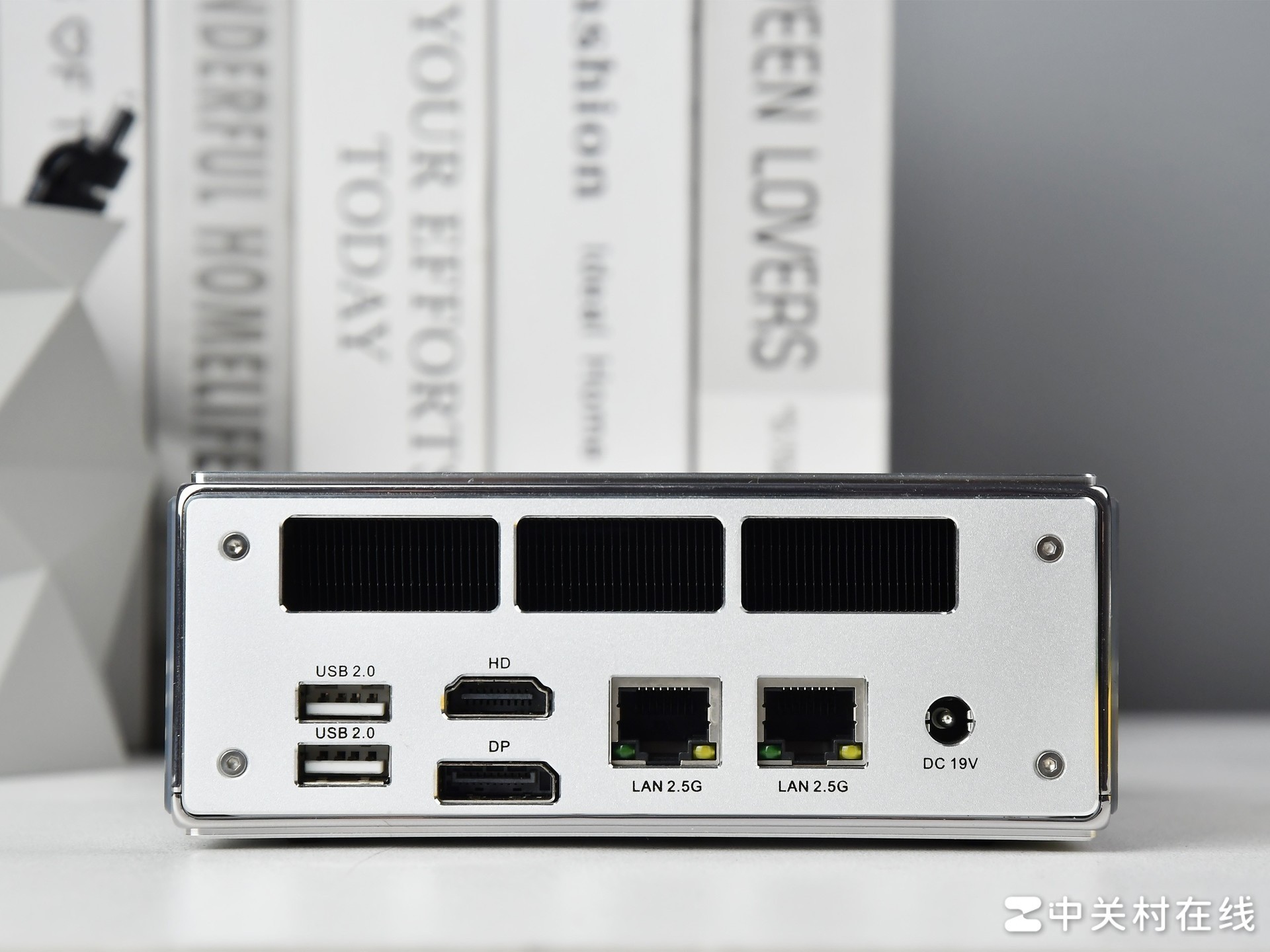 磐镭HO4迷你主机评测 小巧颜值高 轻松搞定内容创作