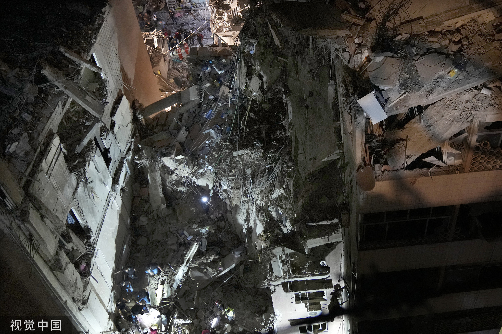 2024年7月31日,黎巴嫩首都南郊遭袭事件已致3人死亡、74人受伤视觉中国