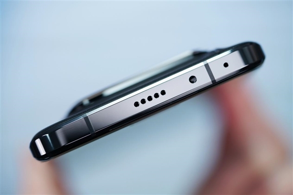 鹰眼相机设计更灵动!荣耀Magic6至臻版图赏