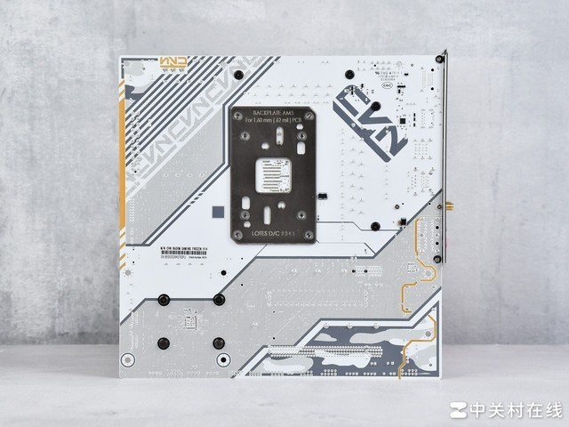 七彩虹 B650M GAMING FROZEN 主板评测 颜值拉满 玩法多样