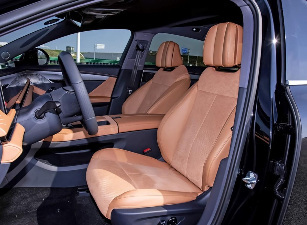 插混依然是主流 岚图追光PHEV对比汉DM-p 谁才是“混动之王”?