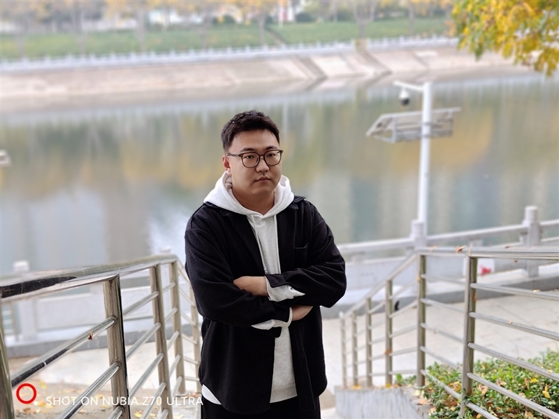 颜值巅峰 极简交互!努比亚Z70 Ultra深度评测:未来手机发展趋势风向标