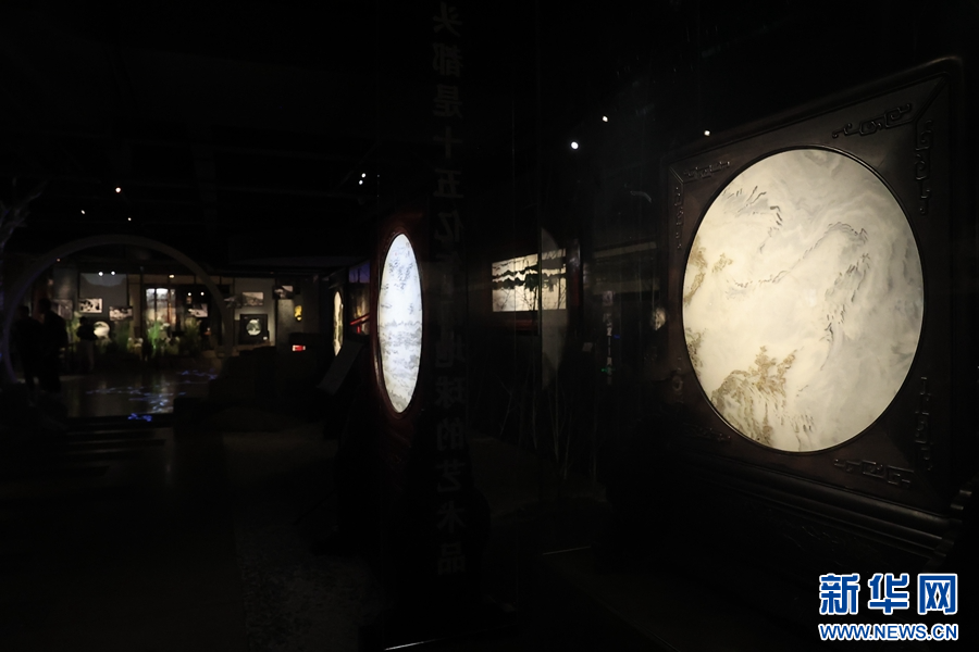 大理石方志馆展厅局部（摄于4月3日）。（新华网 赵普凡 摄）