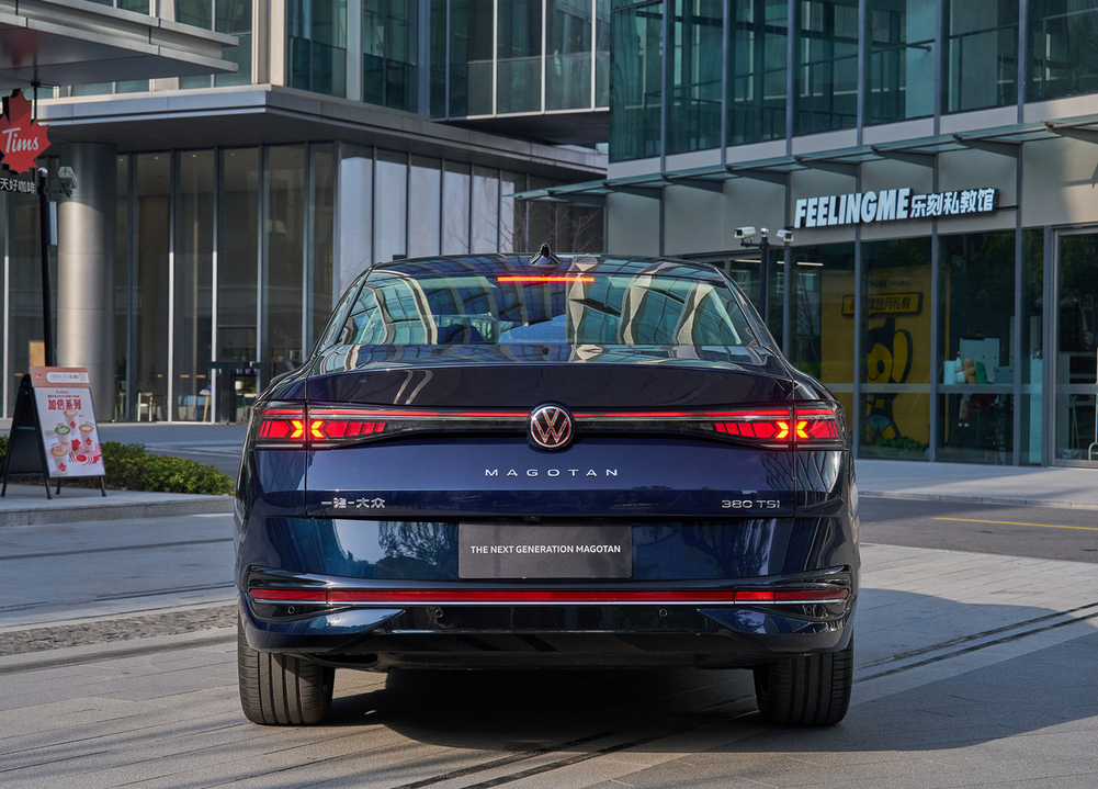 新一代大众迈腾正式上市 售价17.99-24.69万 配1.5T/2.0T发动机