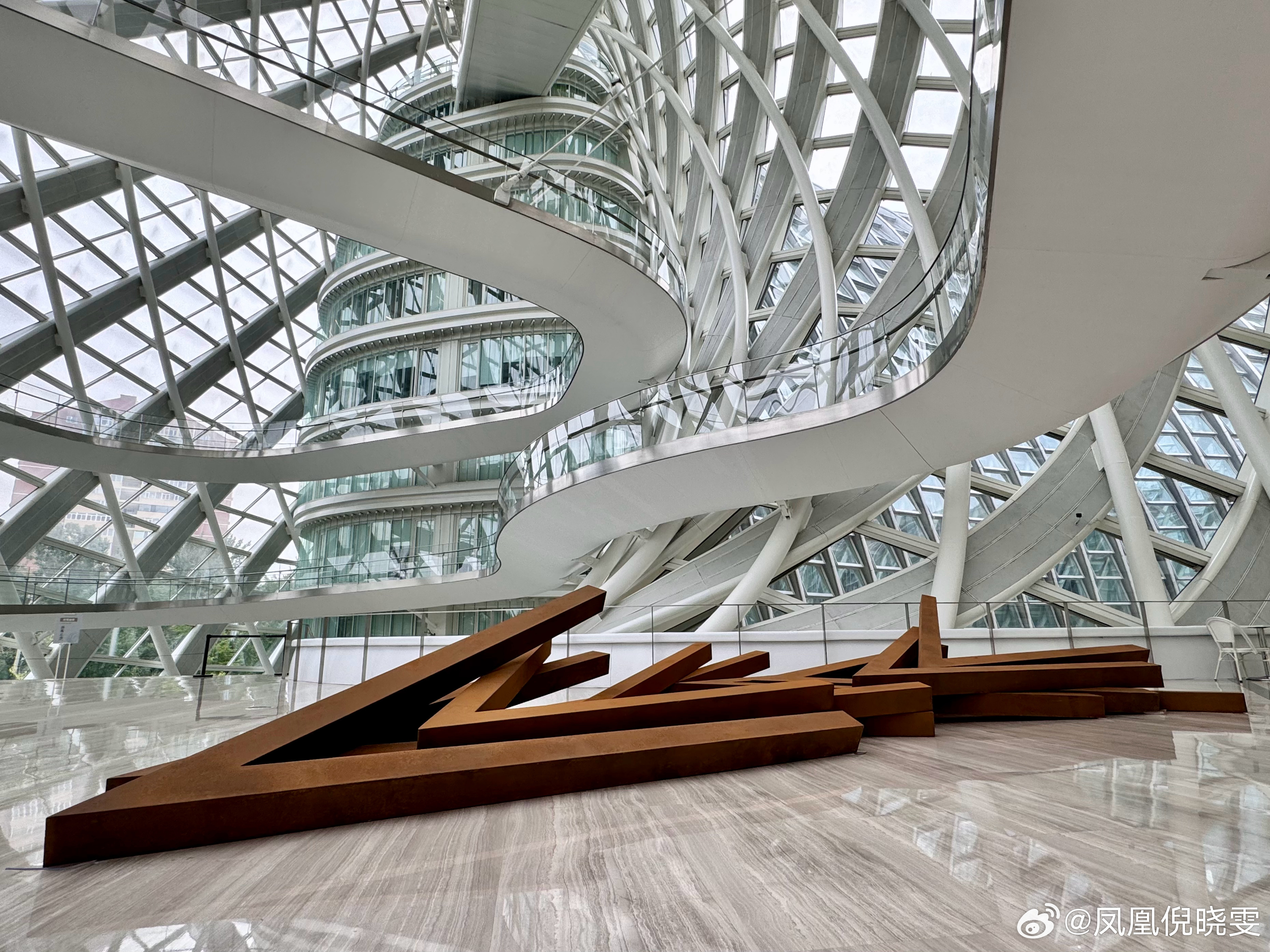 公司展览又上新了，这次是法国艺术家贝纳&middot;维内的回顾展，充满了不确定性