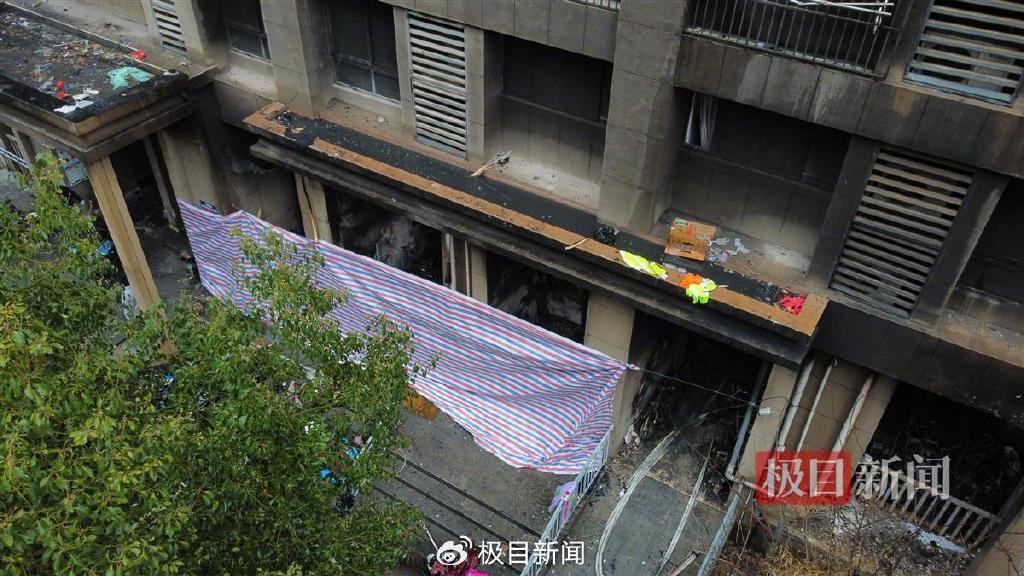 失火的6号楼一楼(航拍画面)