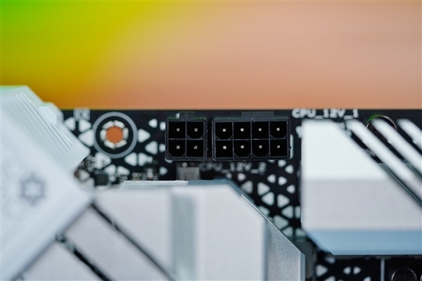 支持DDR5-8000!华硕ROG STRIX B760-G GAMING WIFI S小吹雪图赏