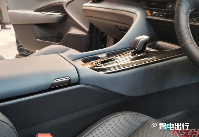 丰田皇冠全新SUV到店实拍国产与汉兰达同平台打造-图6