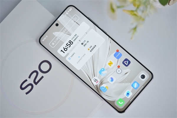 185g机身塞下6500mAh大电板！vivo S20图赏