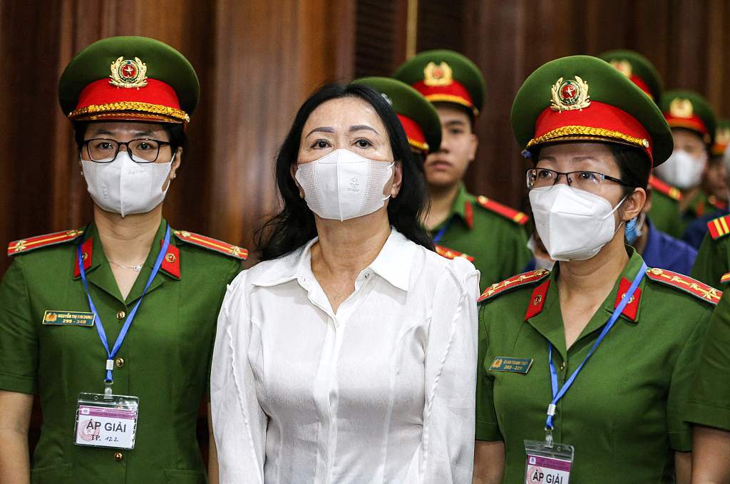 张美兰5日抵达胡志明市人民法院。(视觉中国)