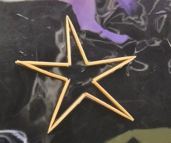 神奇!五根牙签遇水自动组成五角星:中科院揭秘