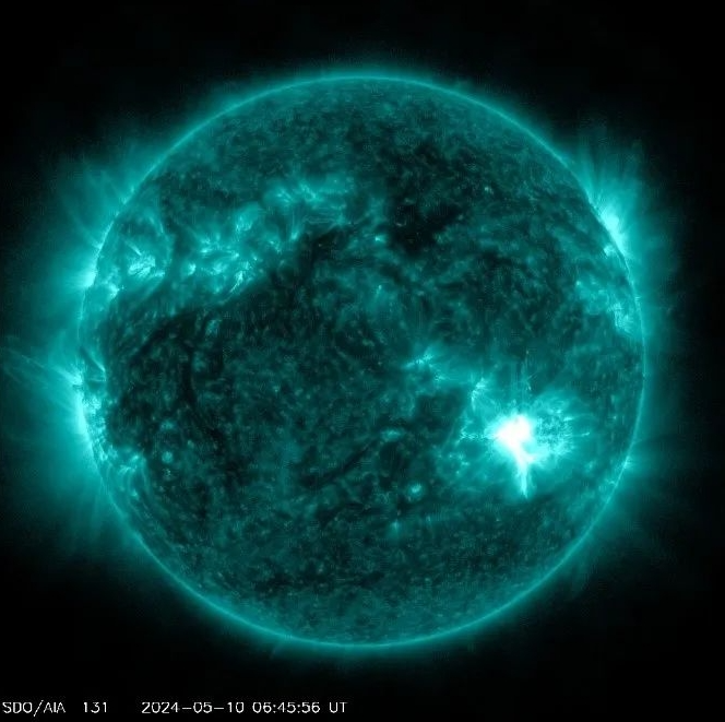 5月10日X3.9级大耀斑（SDO卫星监测，世界时）。来源：中国科学院国家空间科学中心