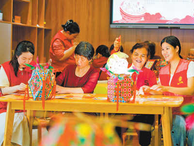 社区食堂 老年人的“幸福餐桌”（新时代画卷）