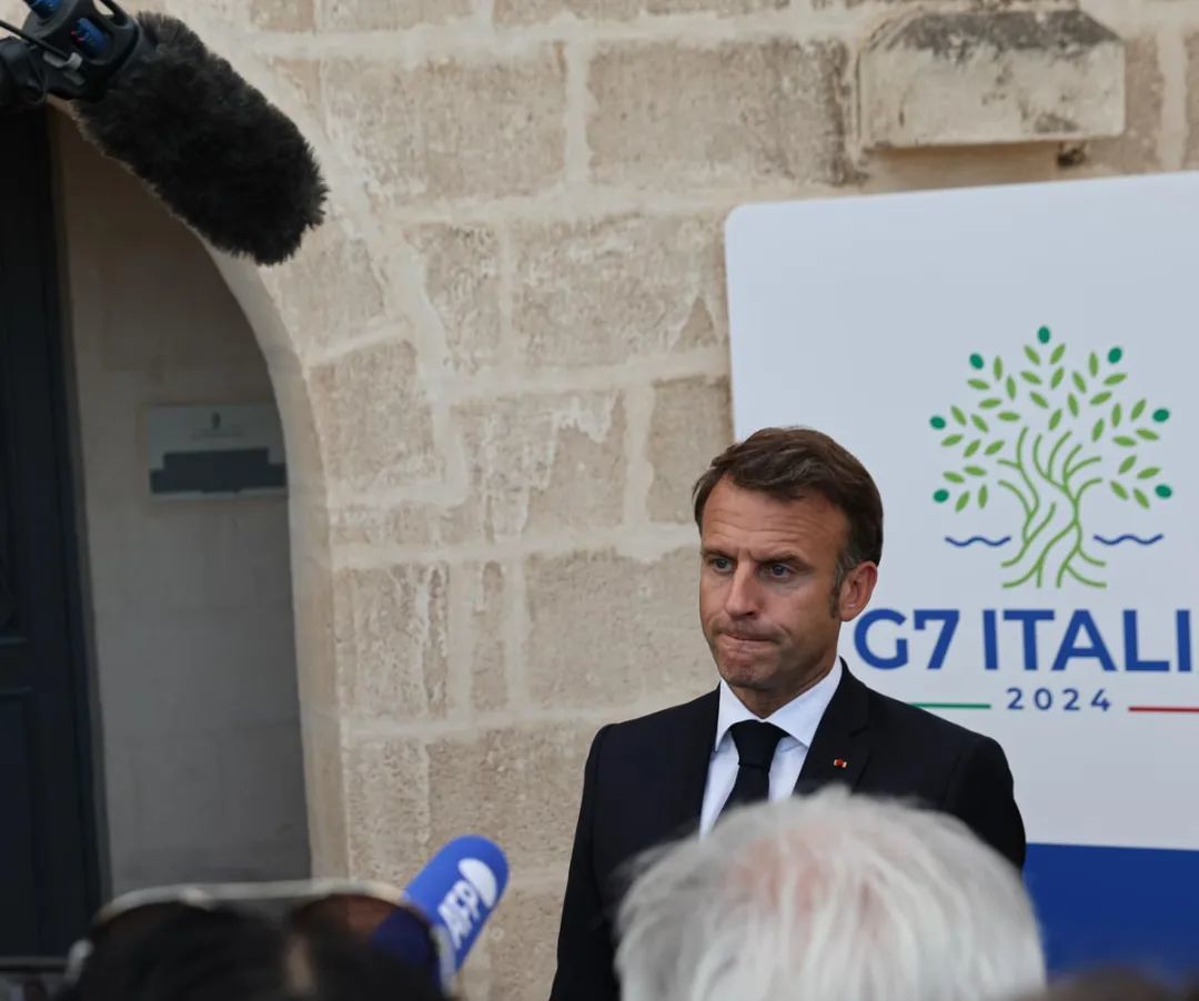 法国总统马克龙接受采访。