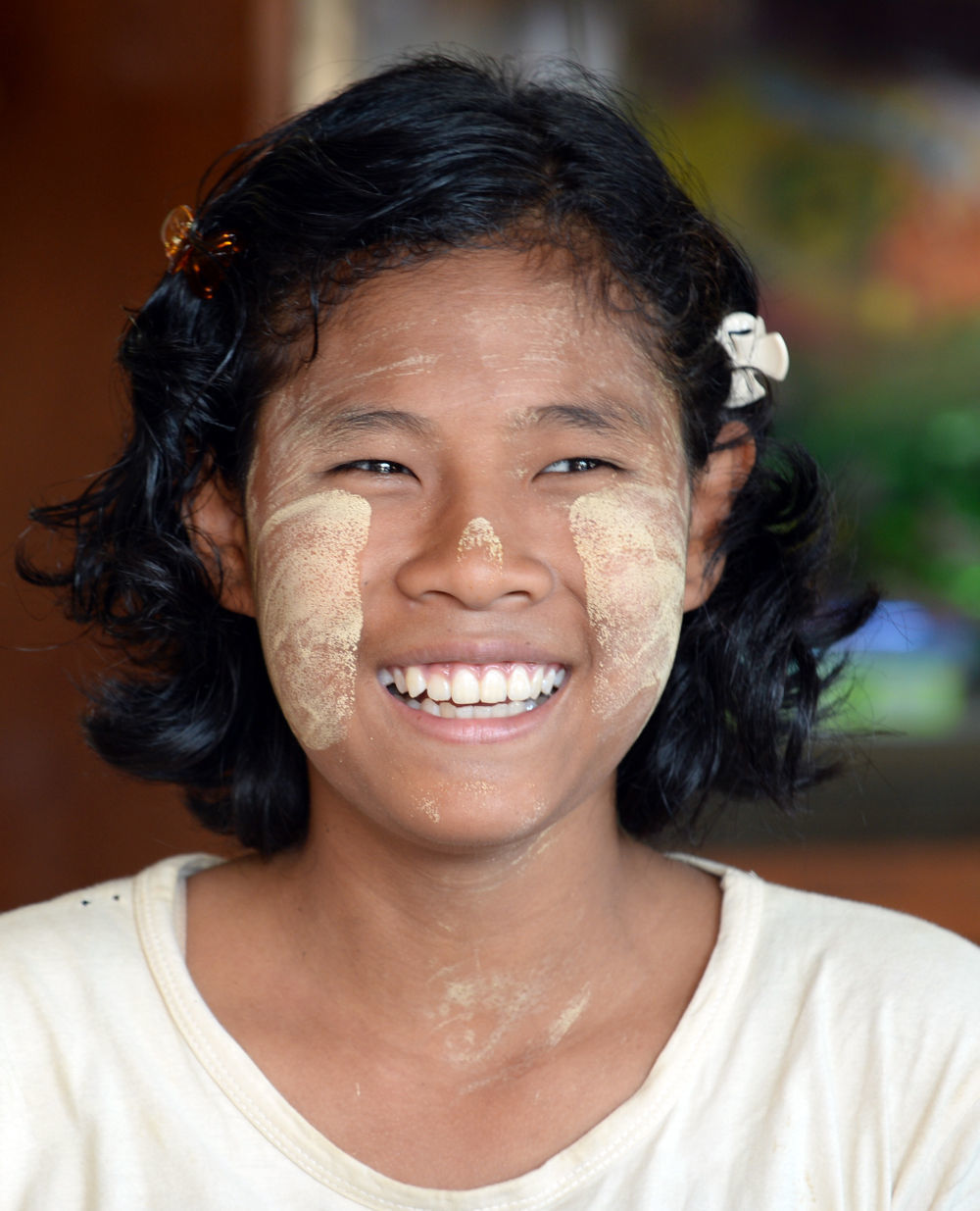 2014年11月11日，在缅甸首都内比都，一名当地女孩在微笑。