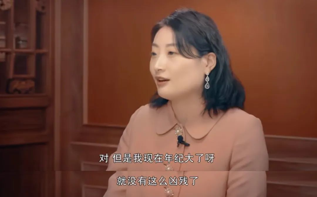▲宗馥莉早些年以铁腕开除员工,接受采访时被问为什么最近不开除了?宗馥莉坦率地回答年纪大了,不凶残了