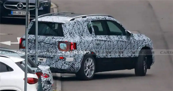 全新奔驰GLB谍照曝光:换装纯电与轻混动力能否逆转销量