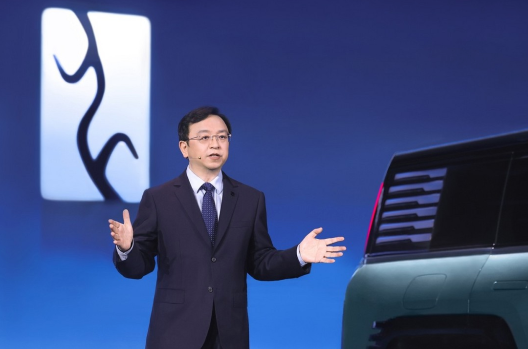 疯狂2023丨这十位汽车风云人物,值得掌声一片