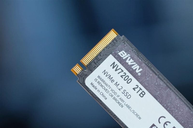 读取速度超7300MB/s!佰维 NV7200 2TB SSD评测:不可思议的低温