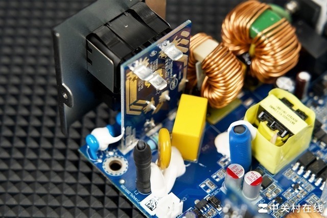 【有料评测】百盛高能XG850电源评测 极致性价比真白金国货