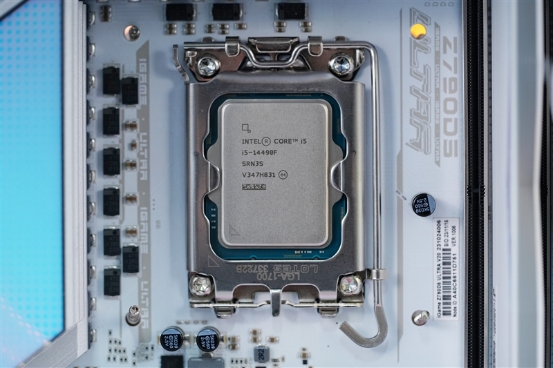 i7血脉的中国内地特供神U!酷睿i5-14490F评测:能降压的非K处理器