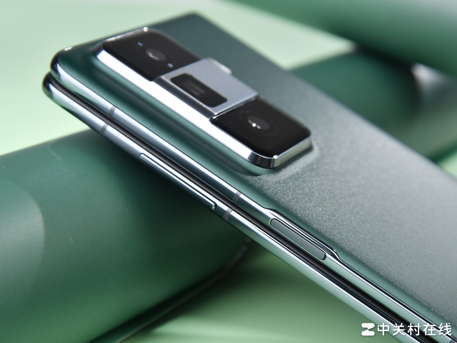 荣耀Magic Vs3上手体验:轻薄与全能并存的折叠屏新机