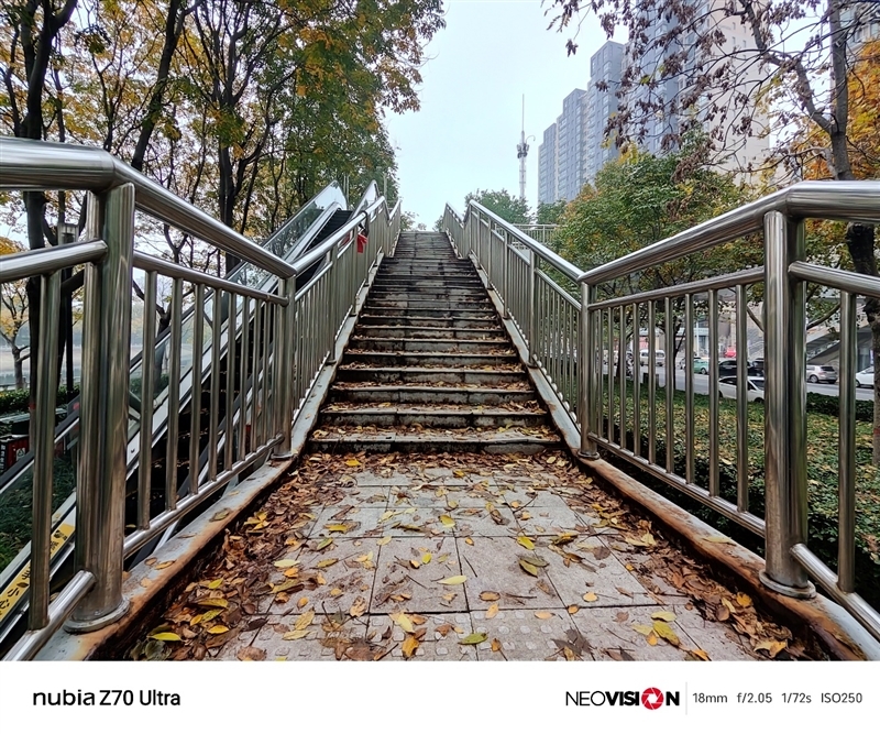 颜值巅峰 极简交互!努比亚Z70 Ultra深度评测:未来手机发展趋势风向标