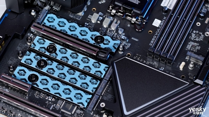 是用料旗舰 也是新一代性能旗舰 iGame Z890 VULCAN X V20主板评测