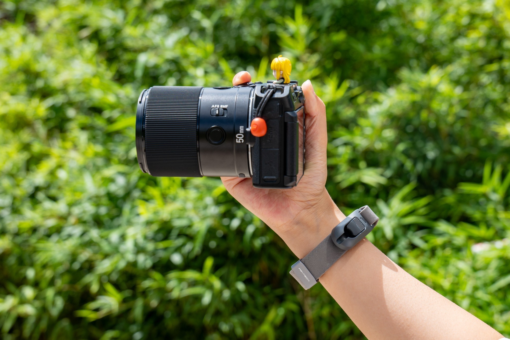 PGYTECH相机背带Air复古款和相机腕带Air评测:时尚舒适,原创快挂扣