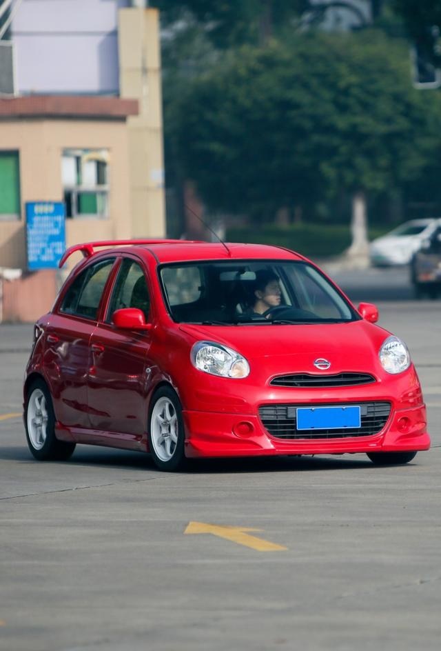 对这辆车的改装整体都还是挺满意的,现在玛驰承担着短途通勤,买菜,接