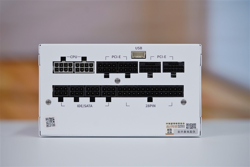 鑫谷电源翻身之作!昆仑九重KE-1300P评测:噪音极低 12V输出电压稳得没治了