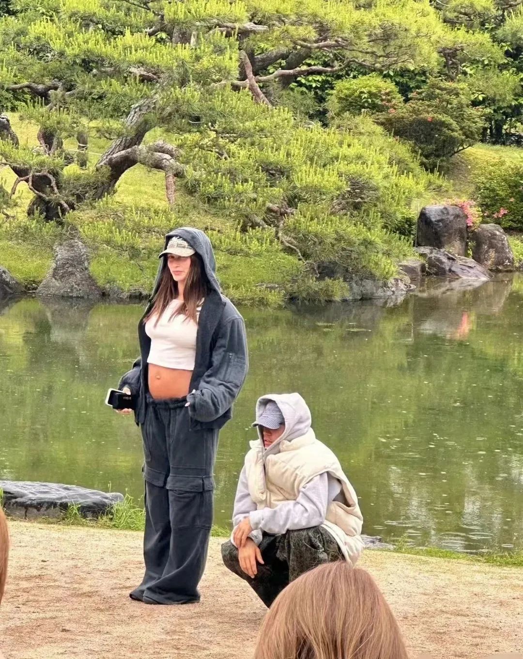 G)I-DLE 《Queencard》MV破一億次觀看！這些『Y2K流行單品』也被帶火了：泡泡襪、棒球網帽都上榜！ ｜ POPO筆記, image size:1080x1360