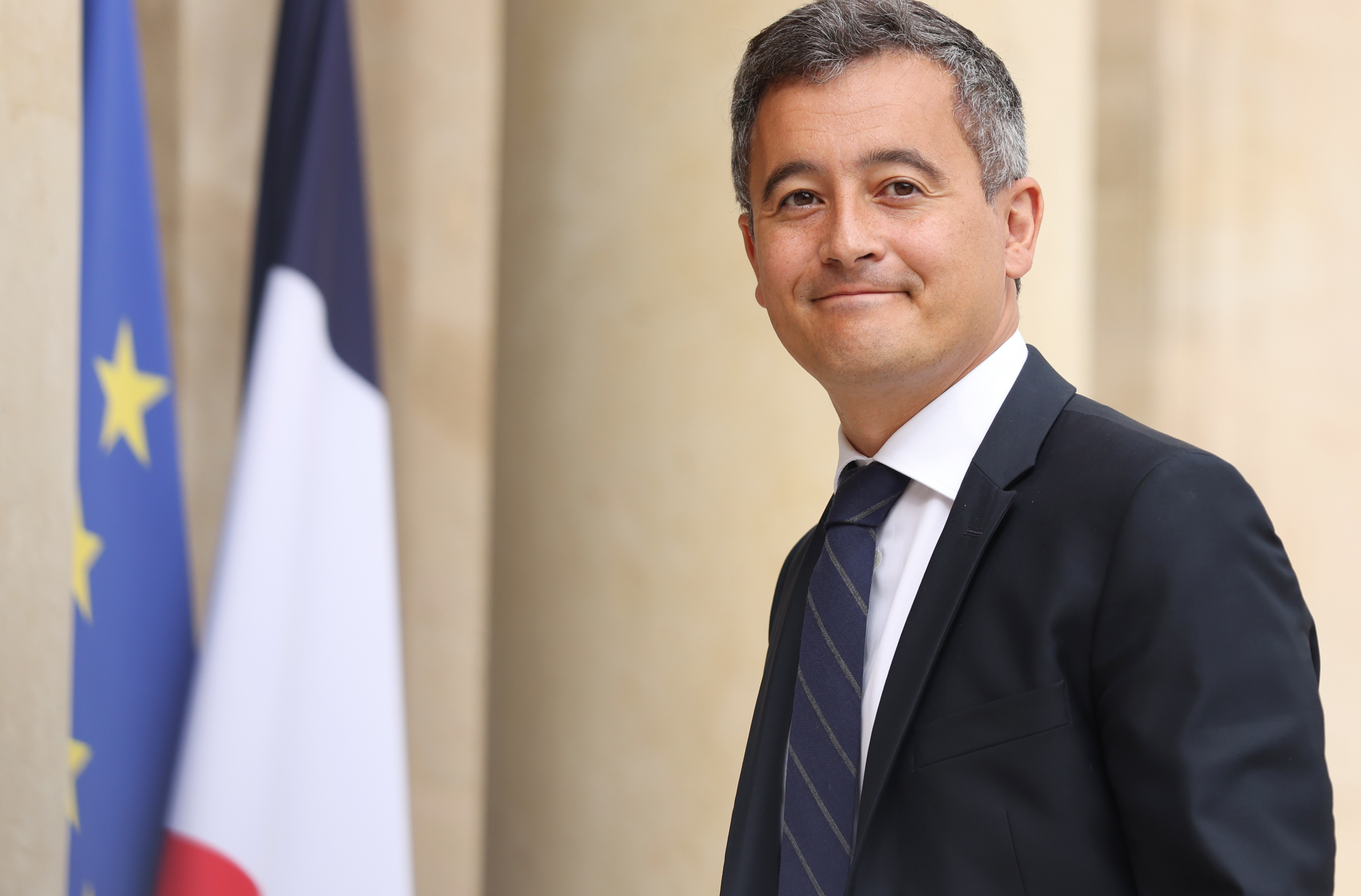 2022年5月23日，法国内政部长热拉尔德·达尔马宁抵达巴黎总统府爱丽舍宫参加新内阁首次会议。新华社记者高静摄