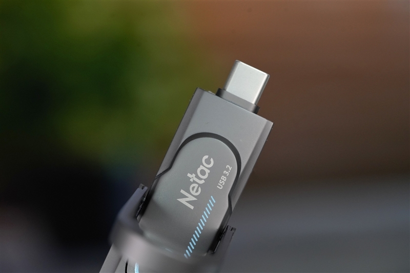 朗科US9固态U盘评测:双接口超方便、1GB/s读写两倍于SATA SSD